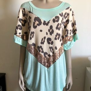 Relaxed fit ruffle sleeve leopard sequin mint Sz L